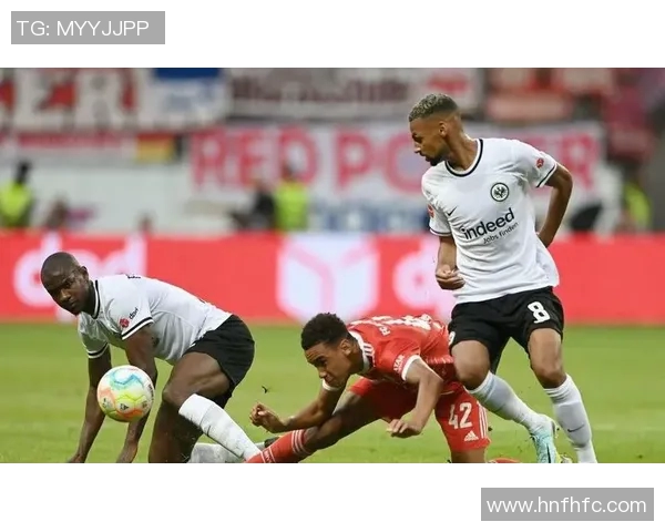 特拉维夫马与卡拉巴赫的激烈对决展现足球魅力与团队精神